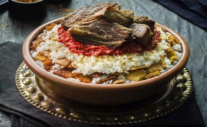Tragčné egyptský vianočný pokrm fattah.