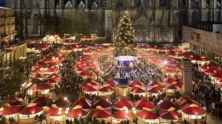 vianočné trhovisko na námestí v Lichtenštajnsku