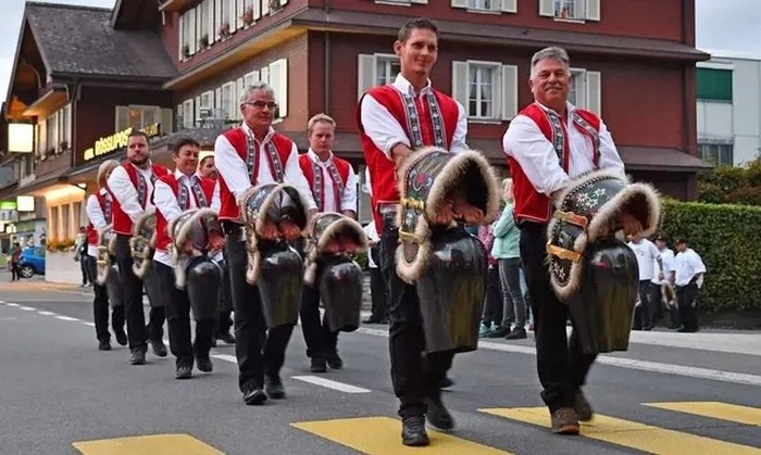 Vianočné tradície obchádzanie so zvoncami.