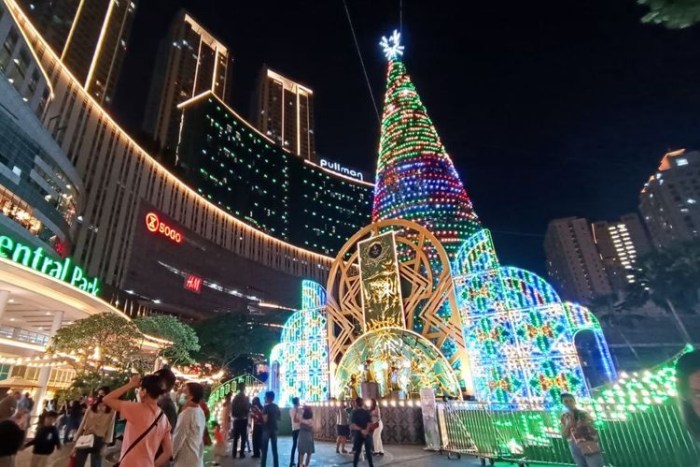 Vianočná výzdoba a osvetlenie v Jakarte.